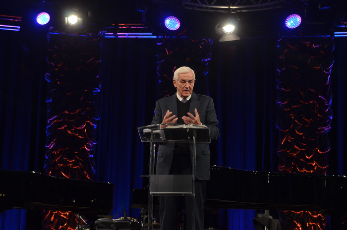 DR. DAVID JEREMIAH DELIVERS KEYNOTE SPEECH AT NQC 2015